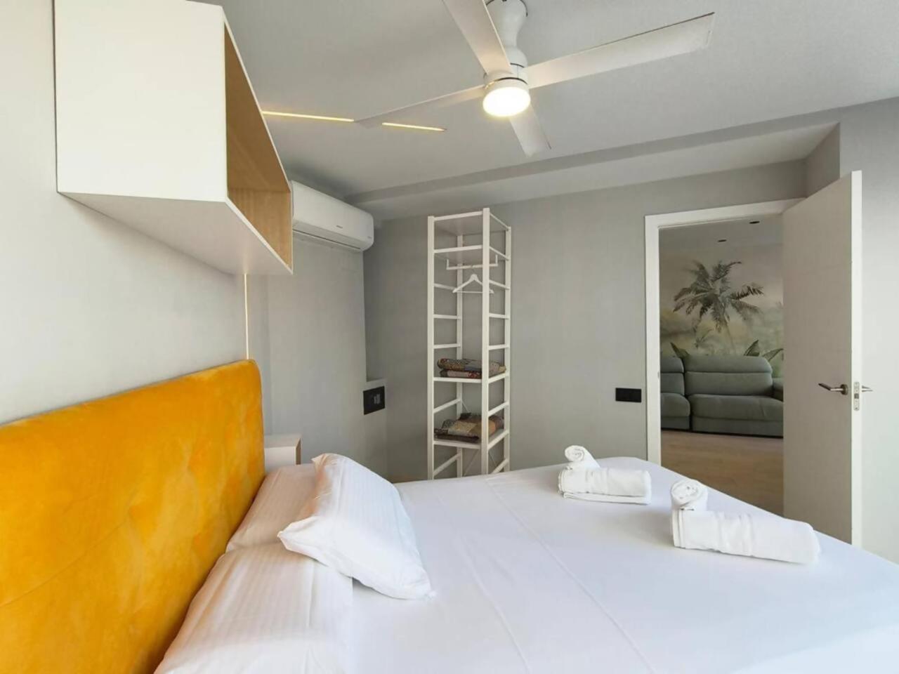 Aries 1 A 1 Min Playa Levante Apartment
